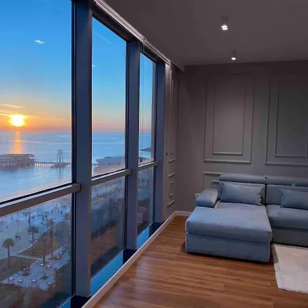 Luxury Suite, Sea View Center 500mbs 아파트 *