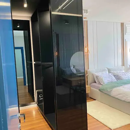 Luxury Suite, Sea View Center 500mbs 아파트 *
