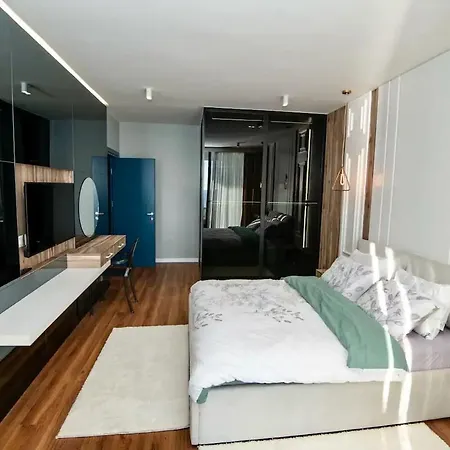 Luxury Suite, Sea View Center 500mbs