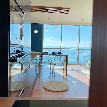 아파트 Luxury Suite, Sea View Center 500mbs *